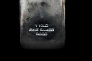 A silver ingot, 1kg - 3