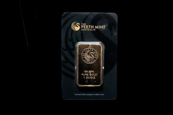 A gold ingot, 1oz
