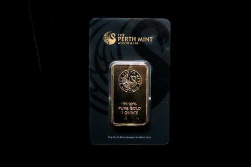 8 · A gold ingot, 1oz