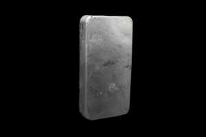 A silver ingot, 1kg - 2