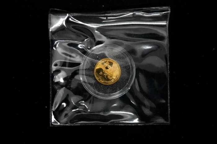 2008 Charles Darwin One crown gold proof coin, 1/4 oz