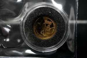 2008 Charles Darwin One crown gold proof coin, 1/4 oz - 3