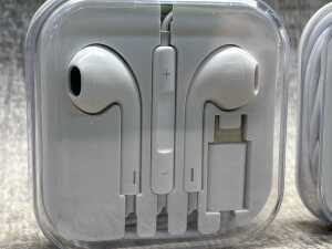 Two pairs of earphones - 2
