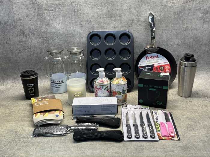 Group of kitchenware