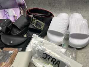 Group of Women's accessories - 3