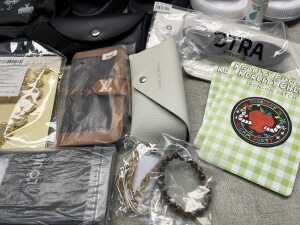 Group of Women's accessories - 4