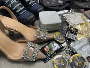Group of Women's accessories - 5