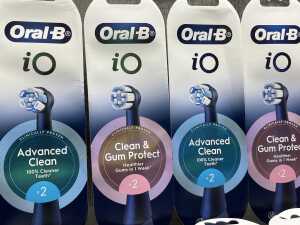 Group of Oral B brush heads - 2