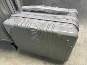Small suitcase with matching carry bag - 3