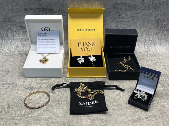 Group of jewellery