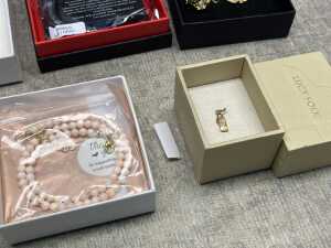 Group of jewellery - 4