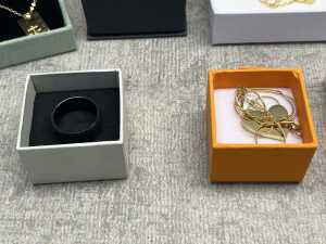 Group of jewellery - 5