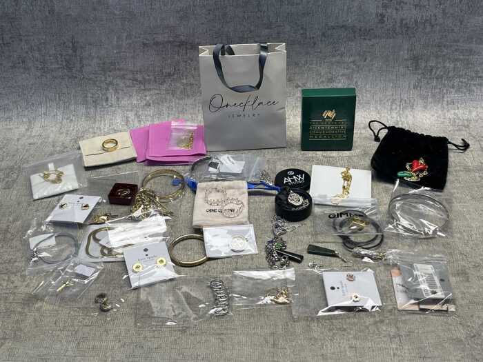 Group of jewellery