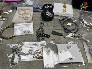 Group of jewellery - 4