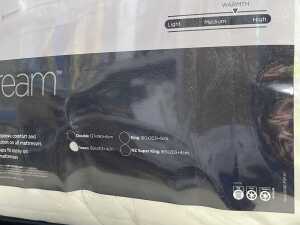 Sheridan Deluxe Dream bed topper (Q) RRP $372 - 3