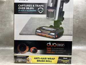Shark Powered Liftaway Pet Model vacuum - 3