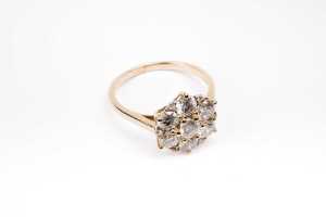 A diamond ring in 14 carat yellow gold - 2