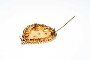 A ruby and white sapphire brooch/pendant in 22 carat yellow gold - 4