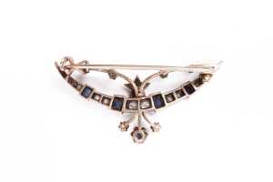 A Victorian sapphire and diamond brooch in 9 carat yellow gold - 2