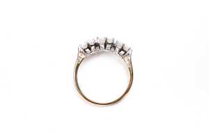 A diamond trilogy ring in 18 carat yellow and white gold - 4