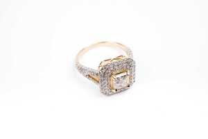 A diamond ring in 14 carat yellow gold - 2