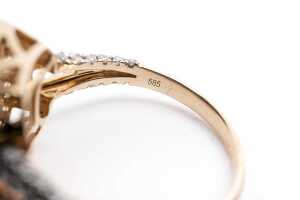 A diamond ring in 14 carat yellow gold - 5