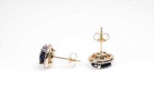 A pair of sapphire and diamond earrings in 14 carat yellow gold - 3