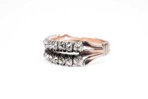 An antique diamond ring in 9ct yellow gold - 3