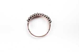 An antique diamond ring in 9ct yellow gold - 4