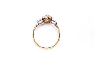 An Art Deco diamond and ruby ring in 18 carat yellow gold - 4