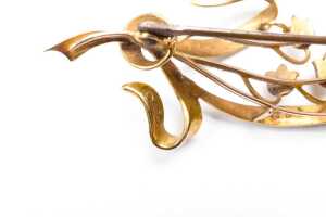 An antique seed pearl brooch in 15 carat yellow gold - 6