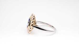 A sapphire and diamond ring in 14 carat yellow and white gold - 3