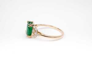 An emerald and diamond ring in 14 carat yellow gold - 3
