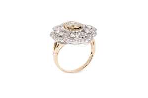A diamond ring in 14 carat yellow and white gold - 2