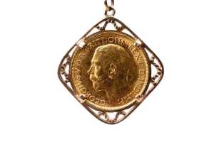 A 22 carat 1916 full sovereign with 9 carat frame and necklace - 3