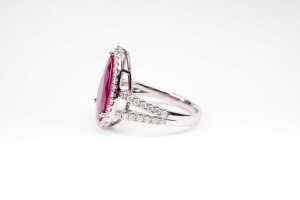A ruby and diamond ring in platinum - 3