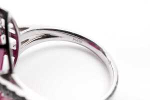 A ruby and diamond ring in platinum - 5