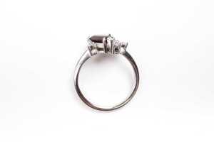 A smoky quartz and diamond ring in 18 carat white gold - 4