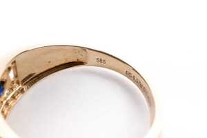 A sapphire and diamond ring in 14 carat yellow gold - 5