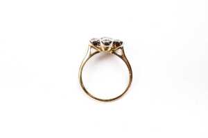 A diamond ring in 18 carat yellow gold - 4