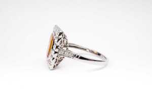 A yellow sapphire and diamond ring in 14 carat white gold - 3