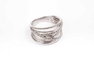 A diamond ring in 14 carat white gold - 2