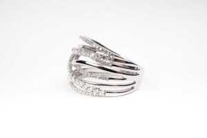 A diamond ring in 14 carat white gold - 3