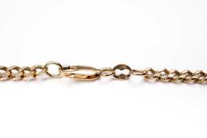 A curb chain in 9 carat yellow gold - 4