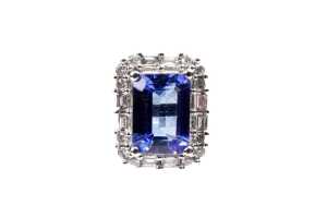 A pair of tanzanite and diamond earrings in 18 carat white gold - 2