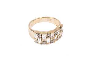 A diamond ring in 14 carat yellow gold - 2