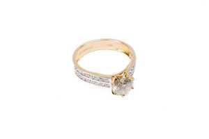 A diamond ring in 14 carat yellow gold - 2