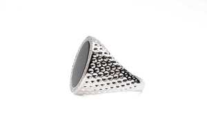 An onyx and diamond signet ring in 14 carat white gold - 3