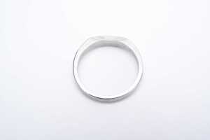 A diamond fitted wedding band in platinum - 4