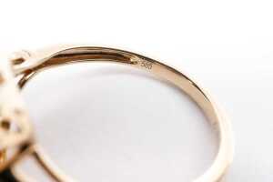 An aquamarine and diamond ring in 14 carat yellow gold - 5
